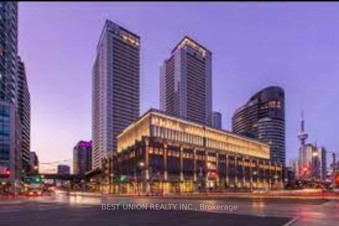 17 Bathurst St W, unit 2005 for rent