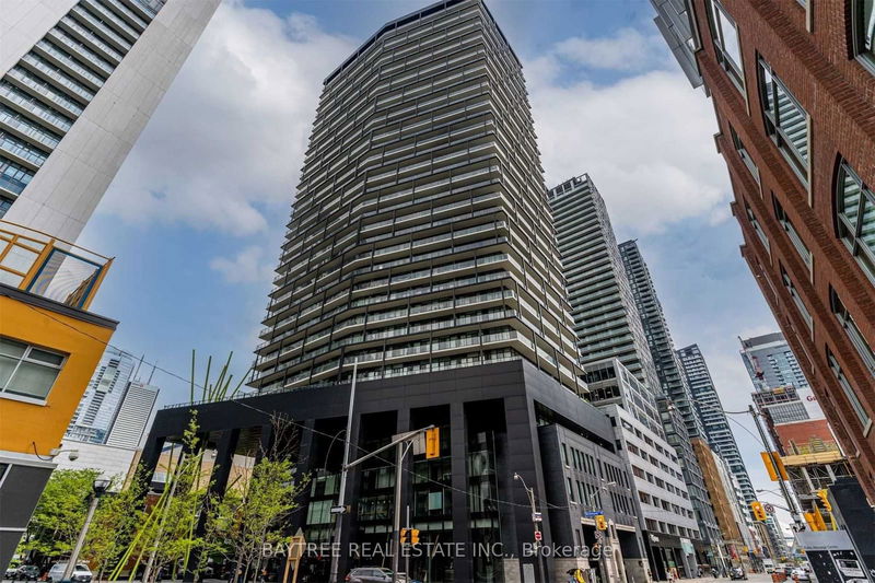 125 Peter St, unit 811 for rent