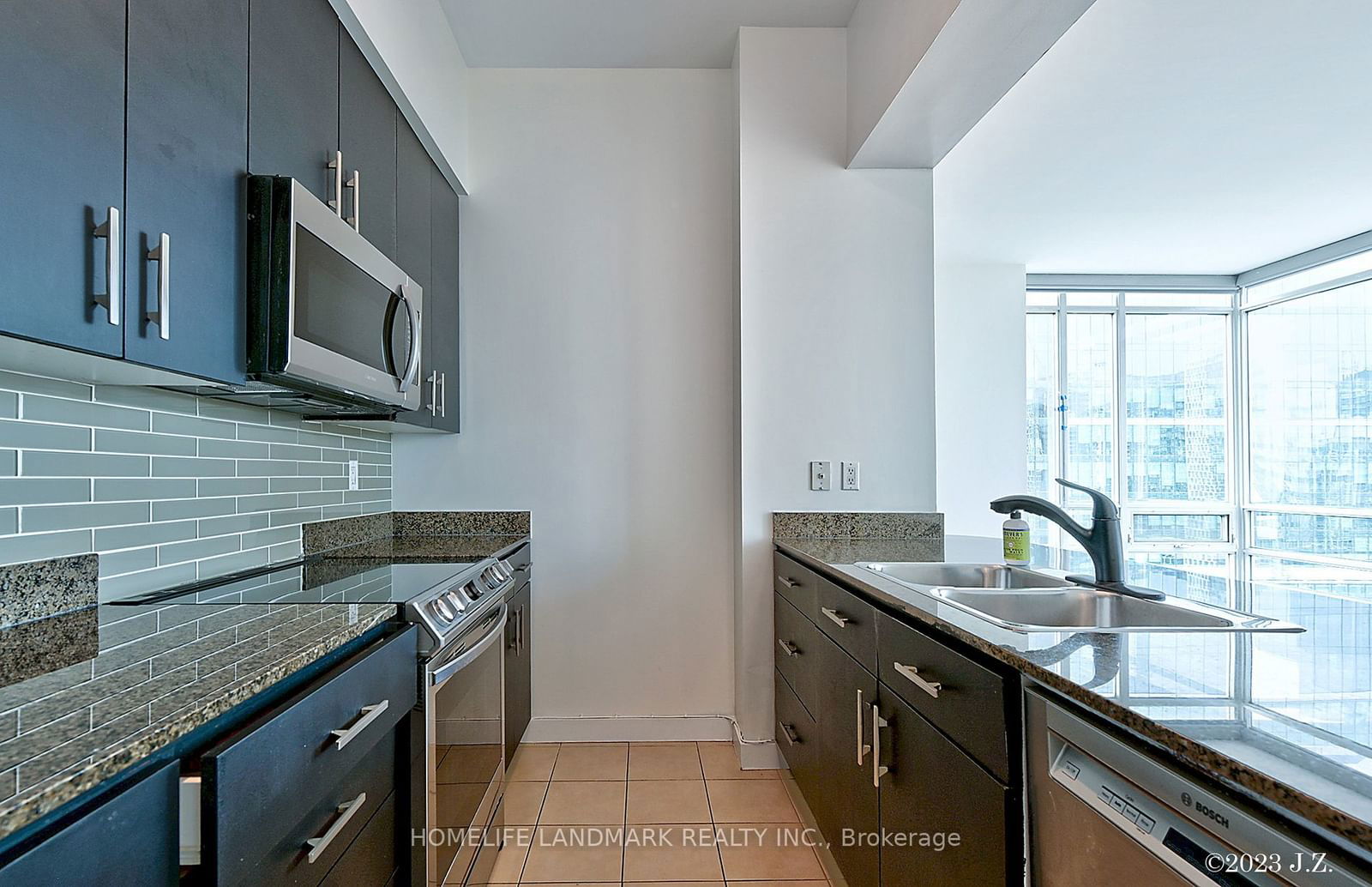 397 Front St W, unit PH03 for rent