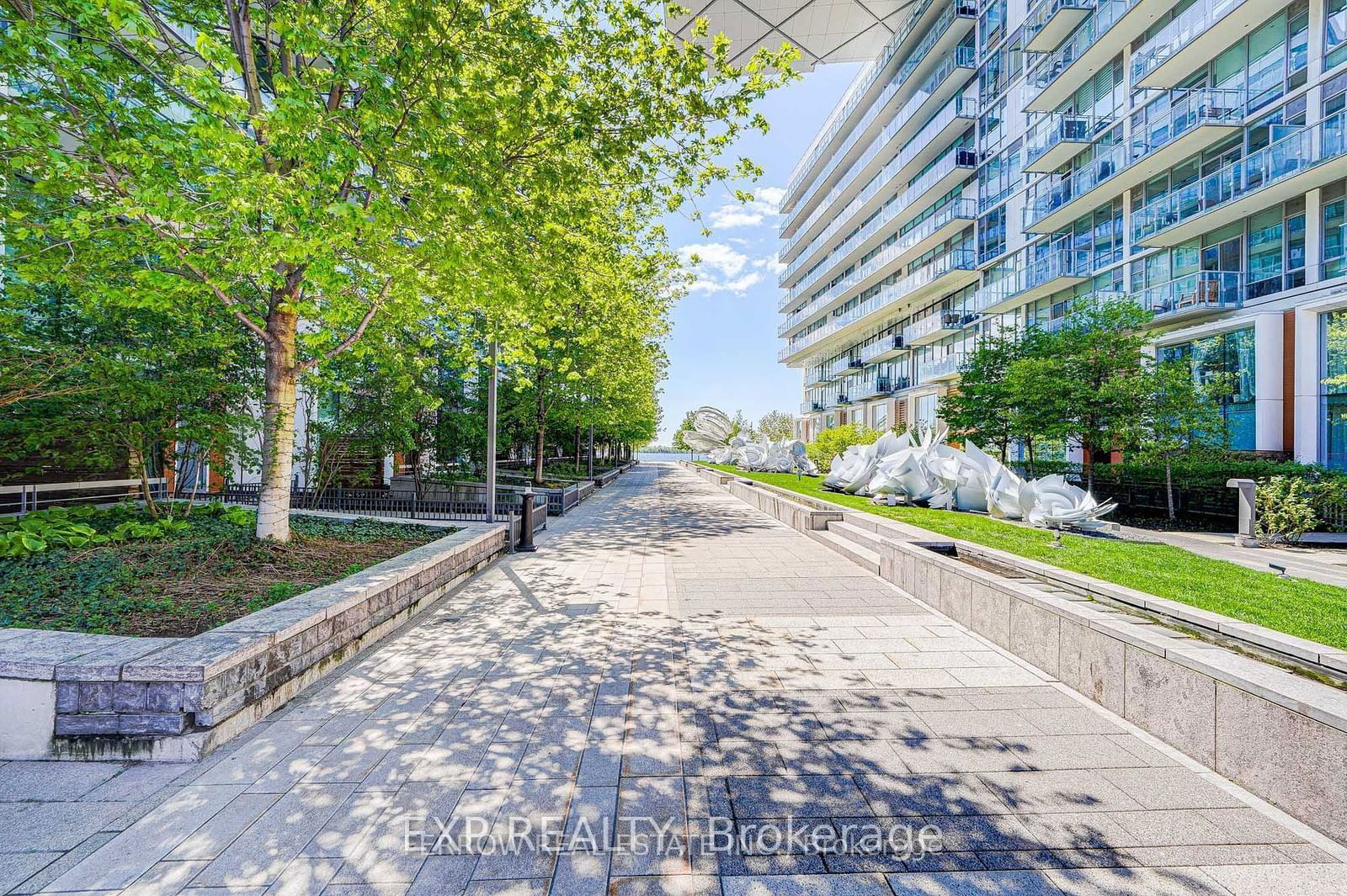 39 Queens Quay E, unit 101 for sale