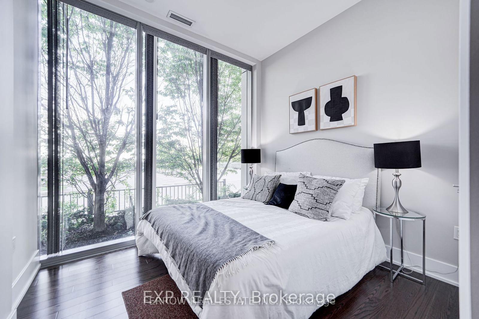 39 Queens Quay E, unit 101 for sale