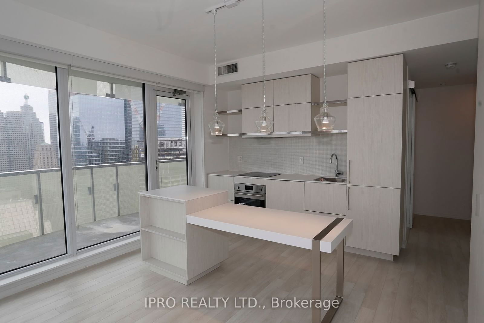 197 Yonge St, unit 4005 for rent