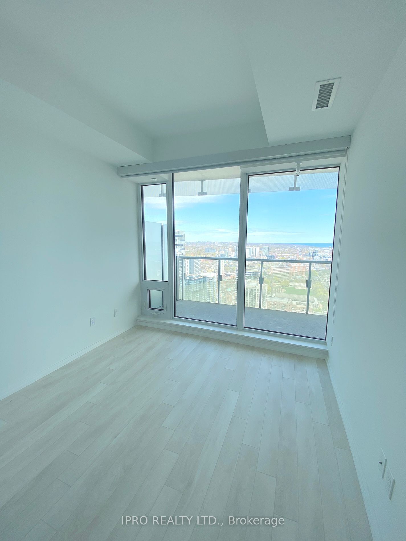 197 Yonge St, unit 4005 for rent