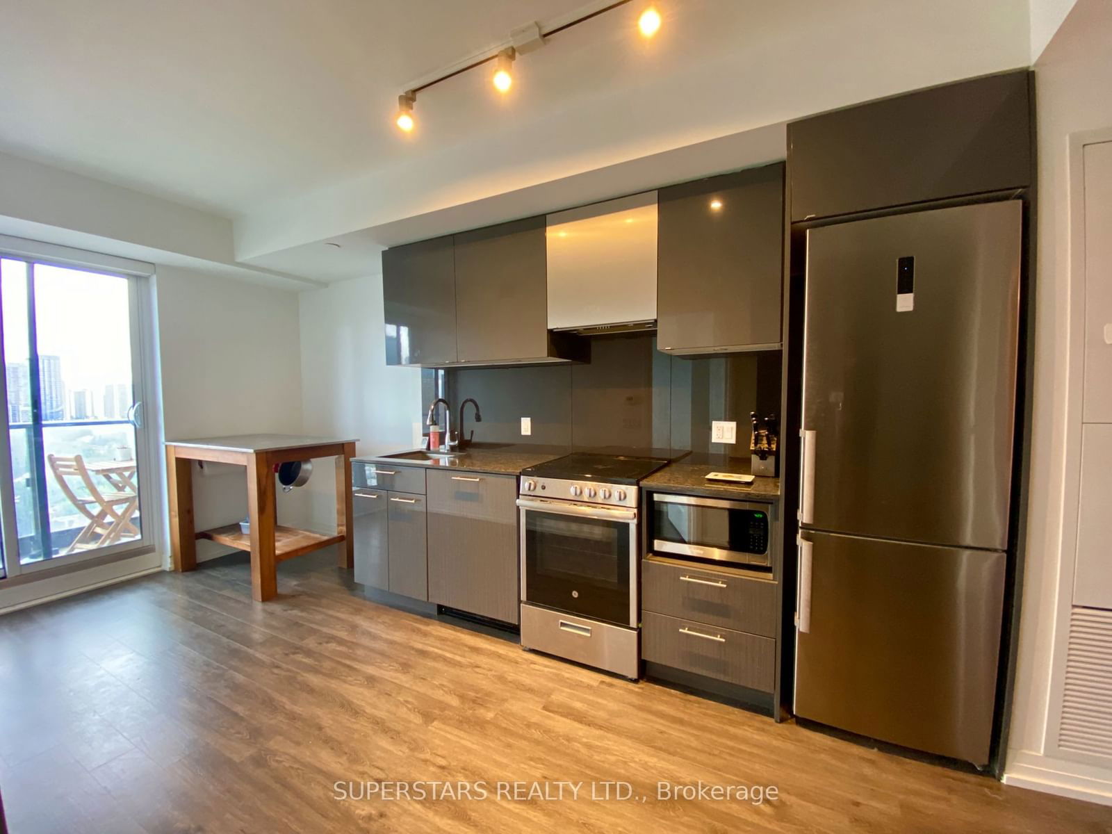 251 Jarvis St, unit 2412 for rent