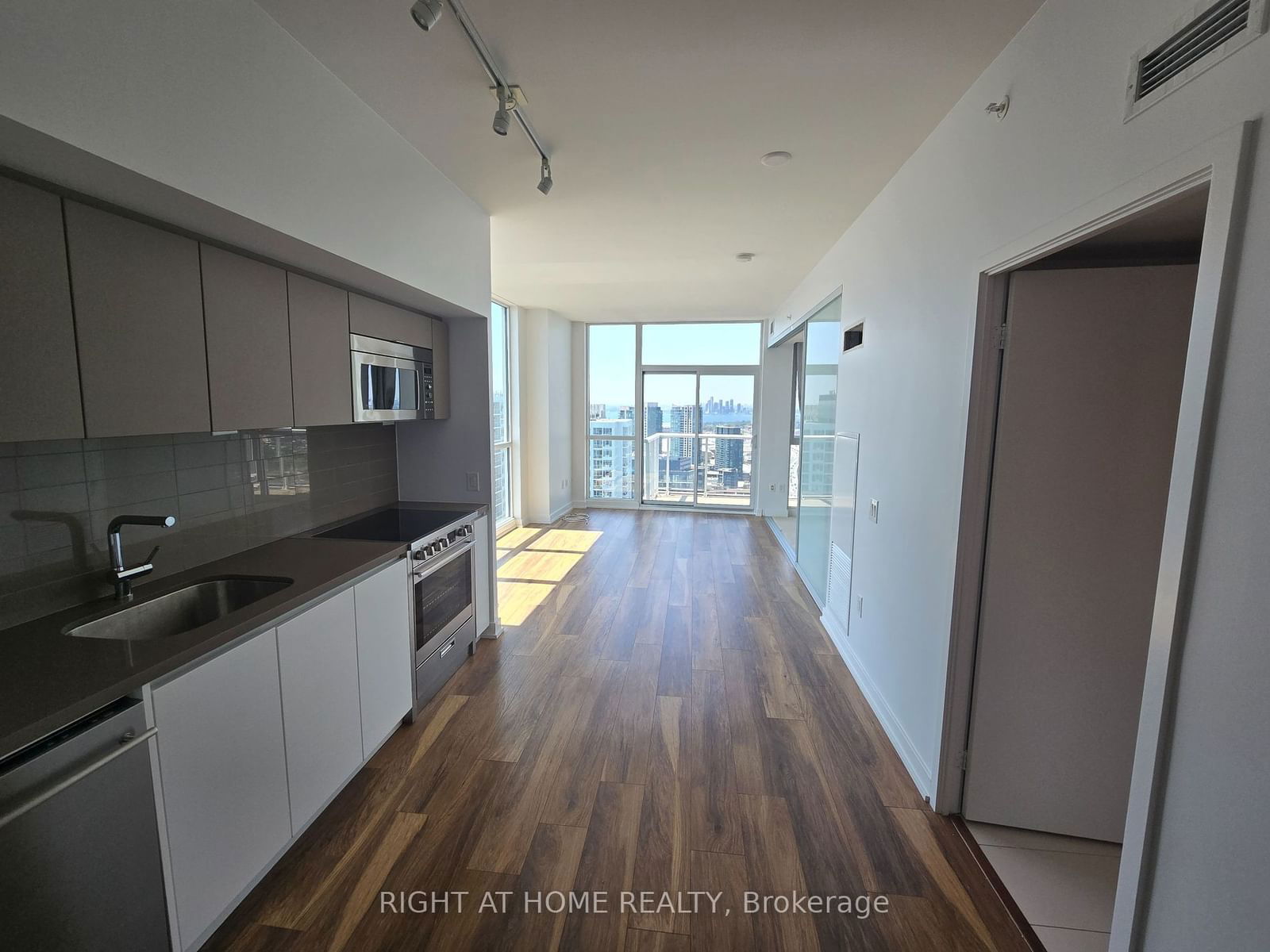 75 Queens Wharf Rd, unit 4708 for rent