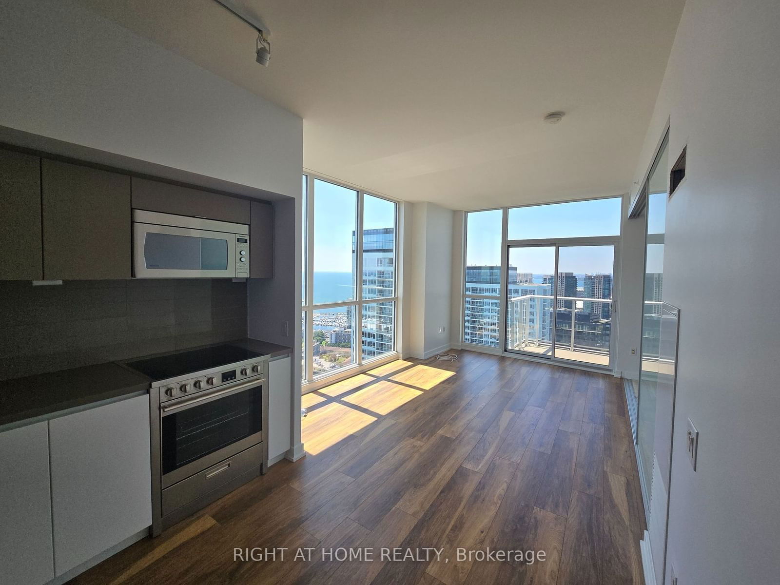 75 Queens Wharf Rd, unit 4708 for rent