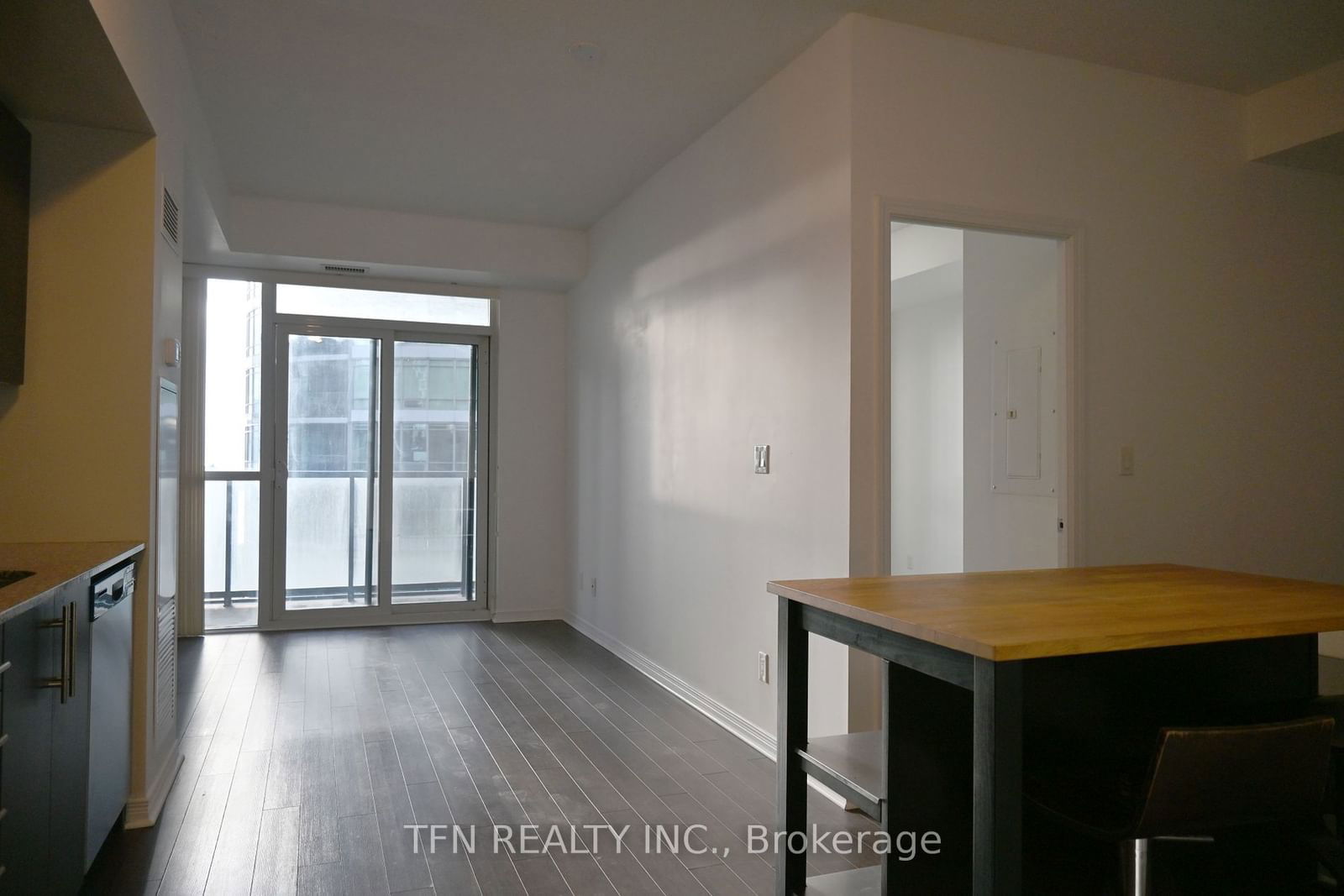 352 Front St W, unit 2103 for rent