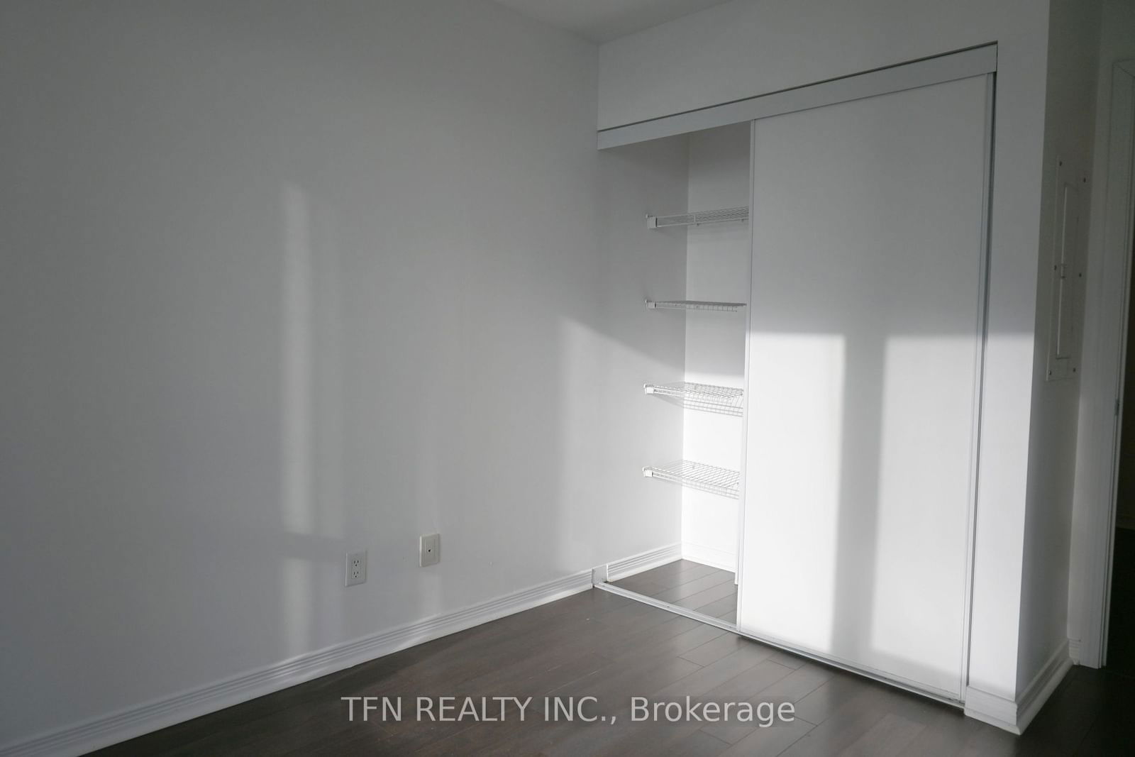 352 Front St W, unit 2103 for rent