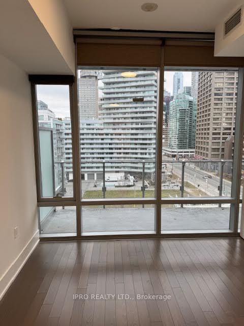 39 QUEENS QUAY E, unit 936 for rent