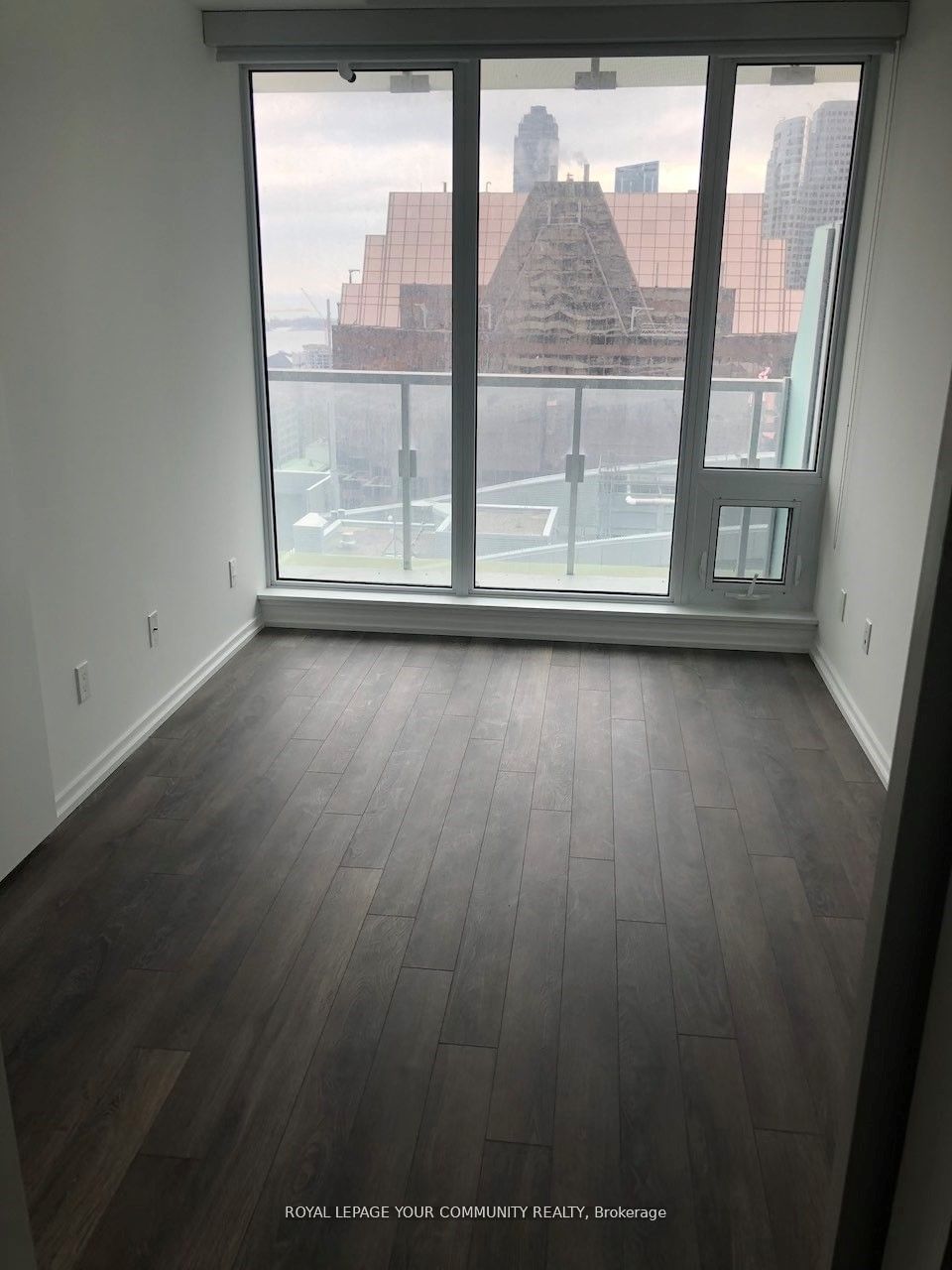 197 Yonge St, unit 3007 for rent