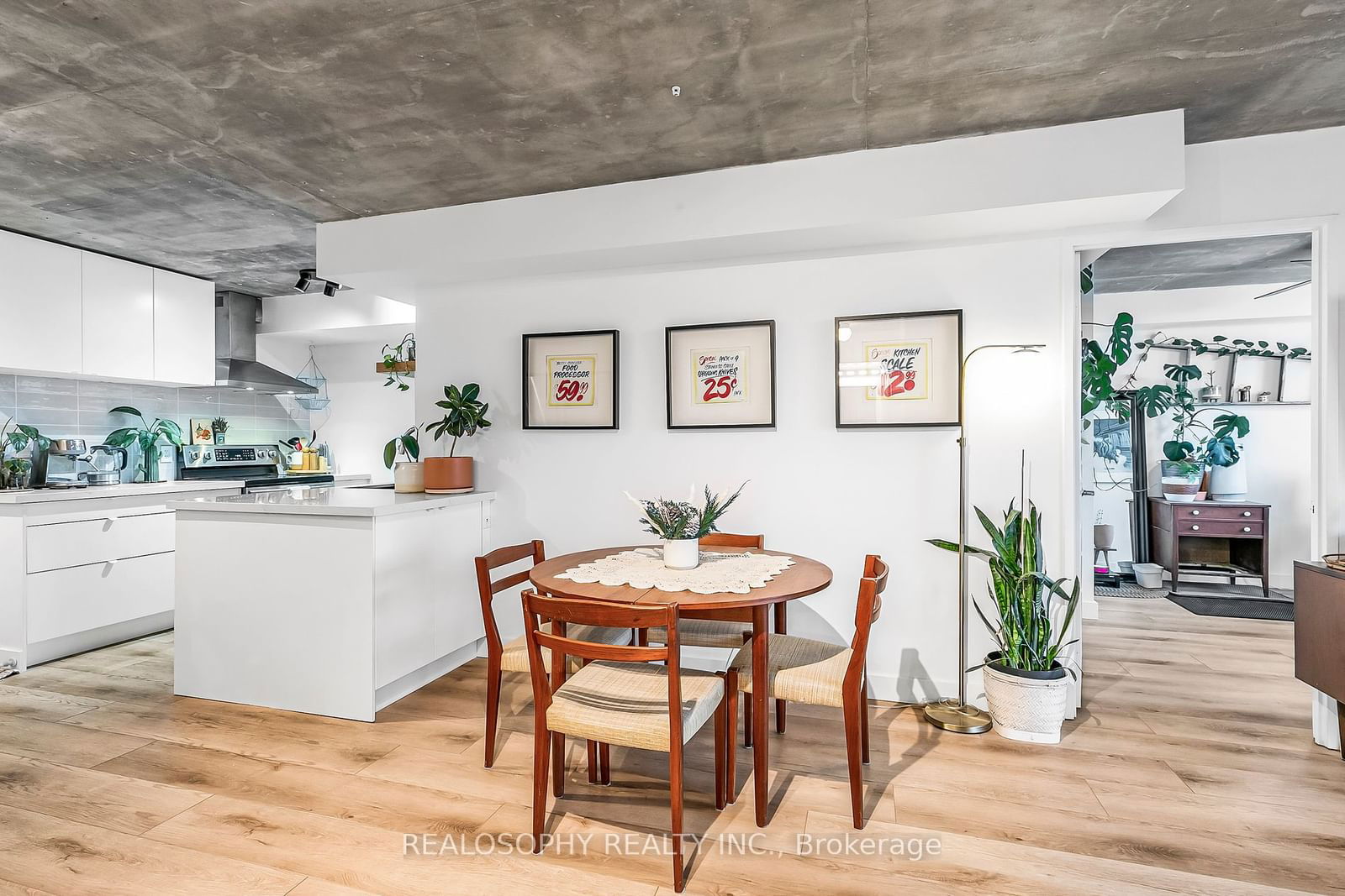 1369 Bloor St W, unit 417 for rent