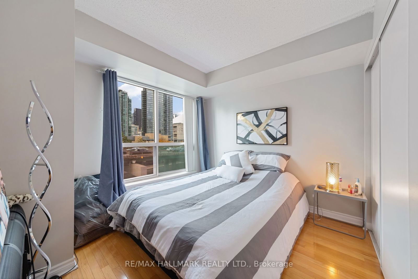 410 Queens Quay W, unit 505 for sale