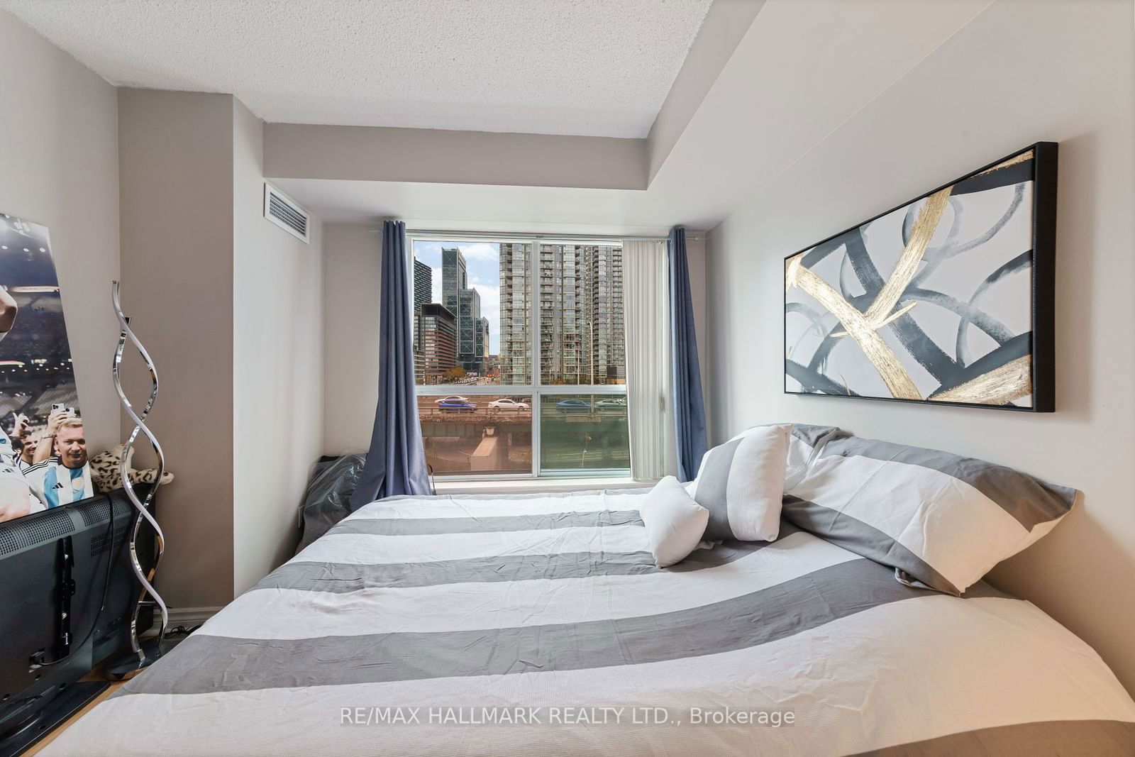 410 Queens Quay W, unit 505 for sale