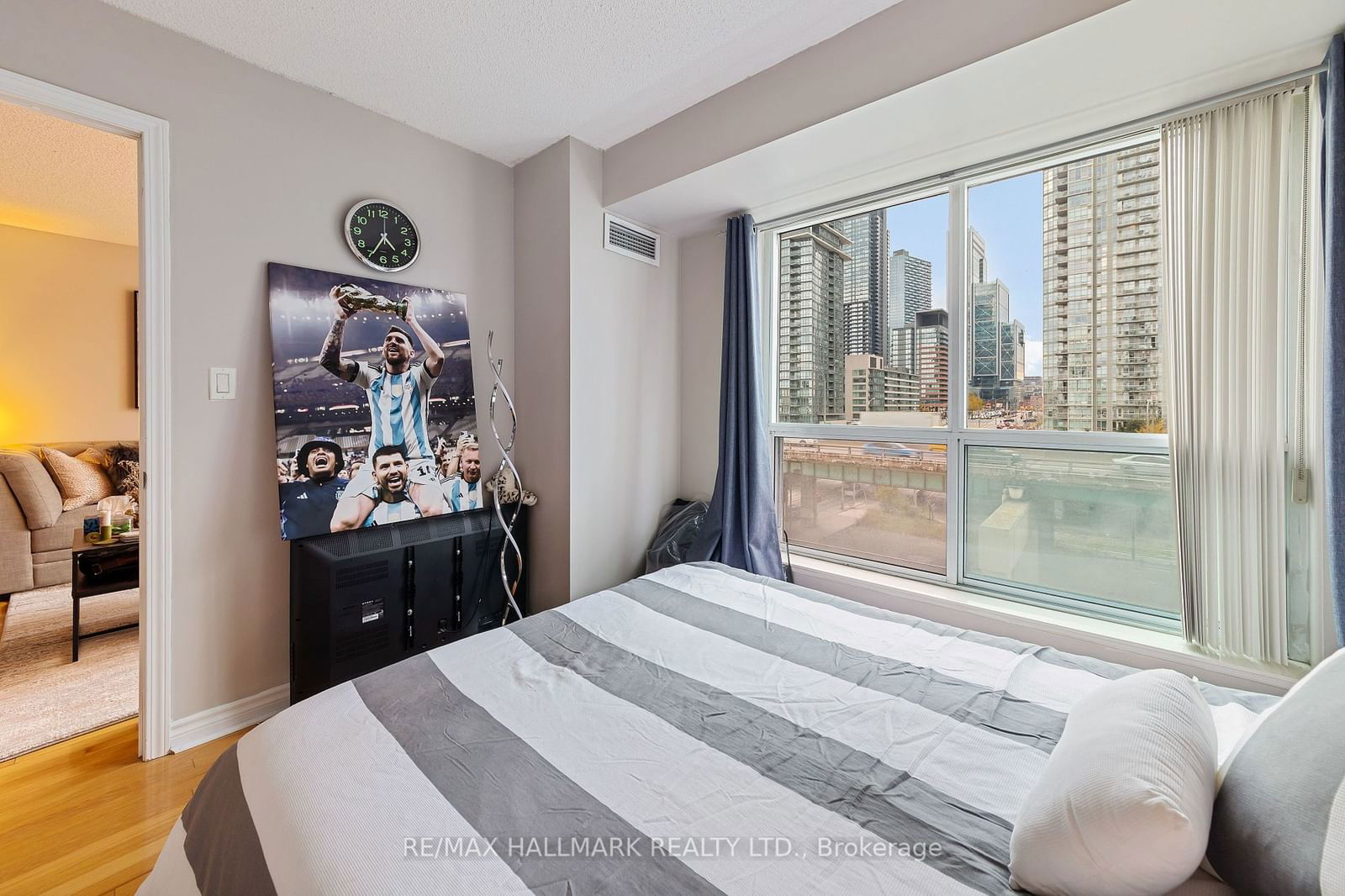 410 Queens Quay W, unit 505 for sale