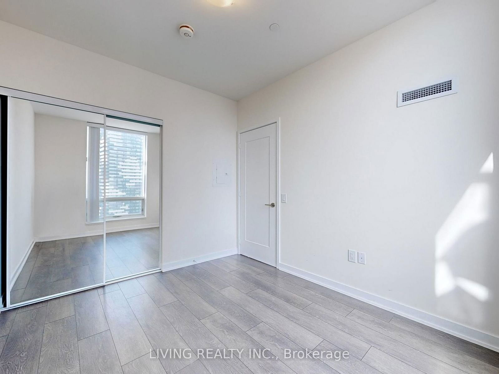 28 Freeland St, unit 3807 for rent