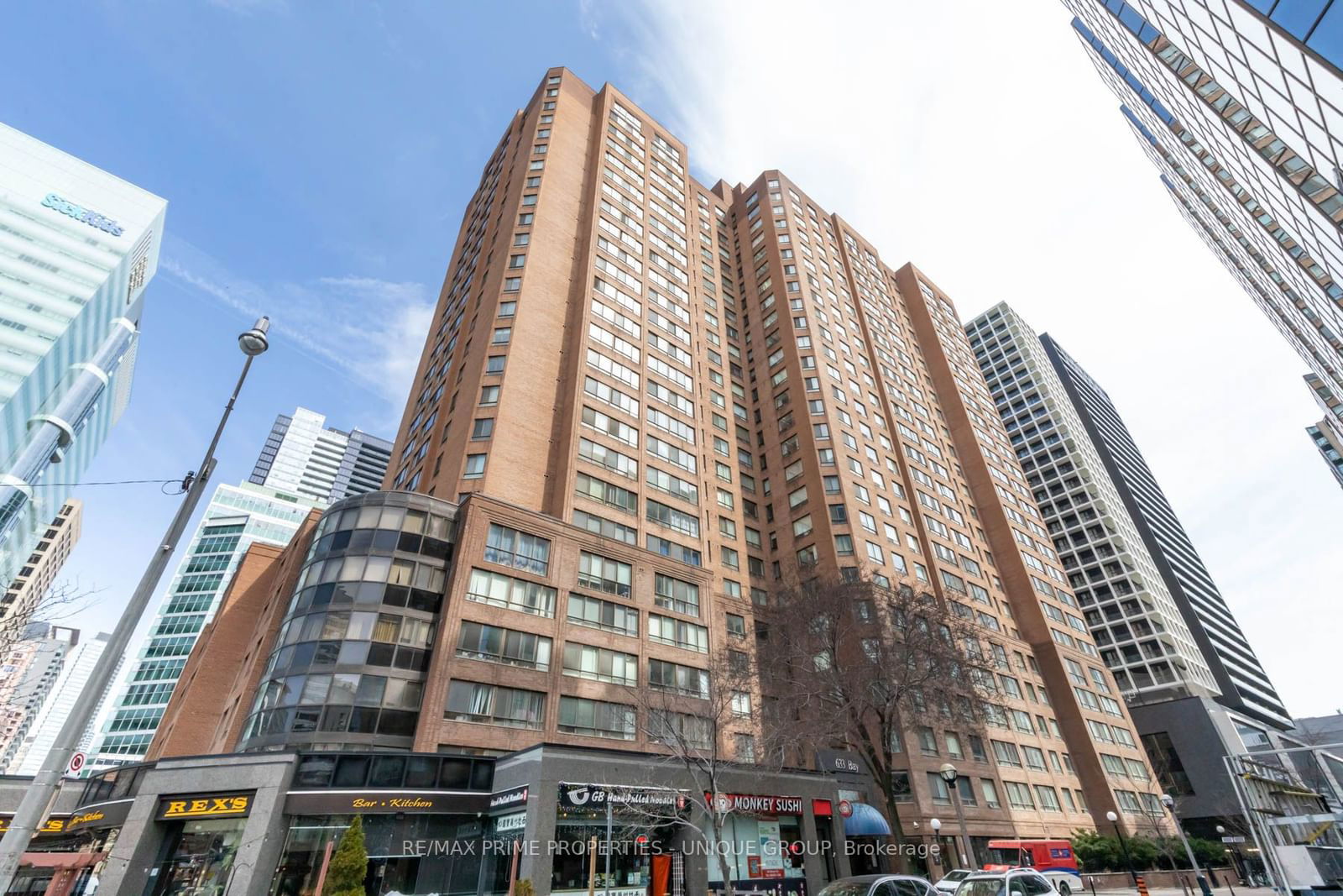 633 Bay St, unit 606 for sale