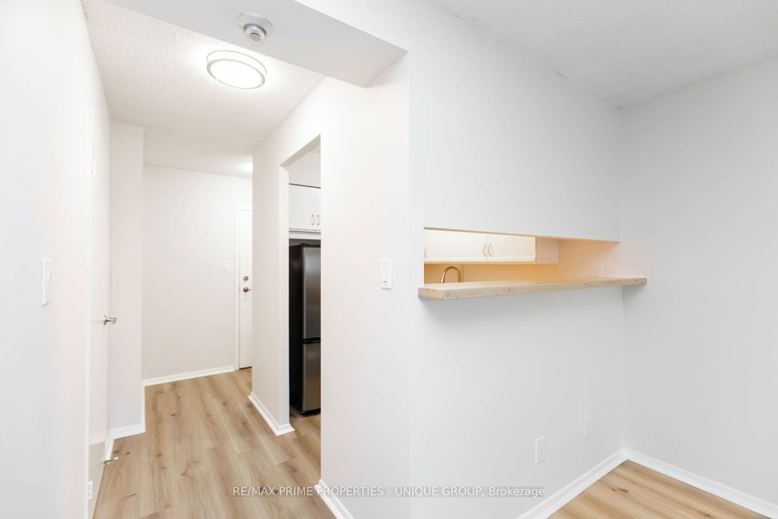 633 Bay St, unit 606 for sale