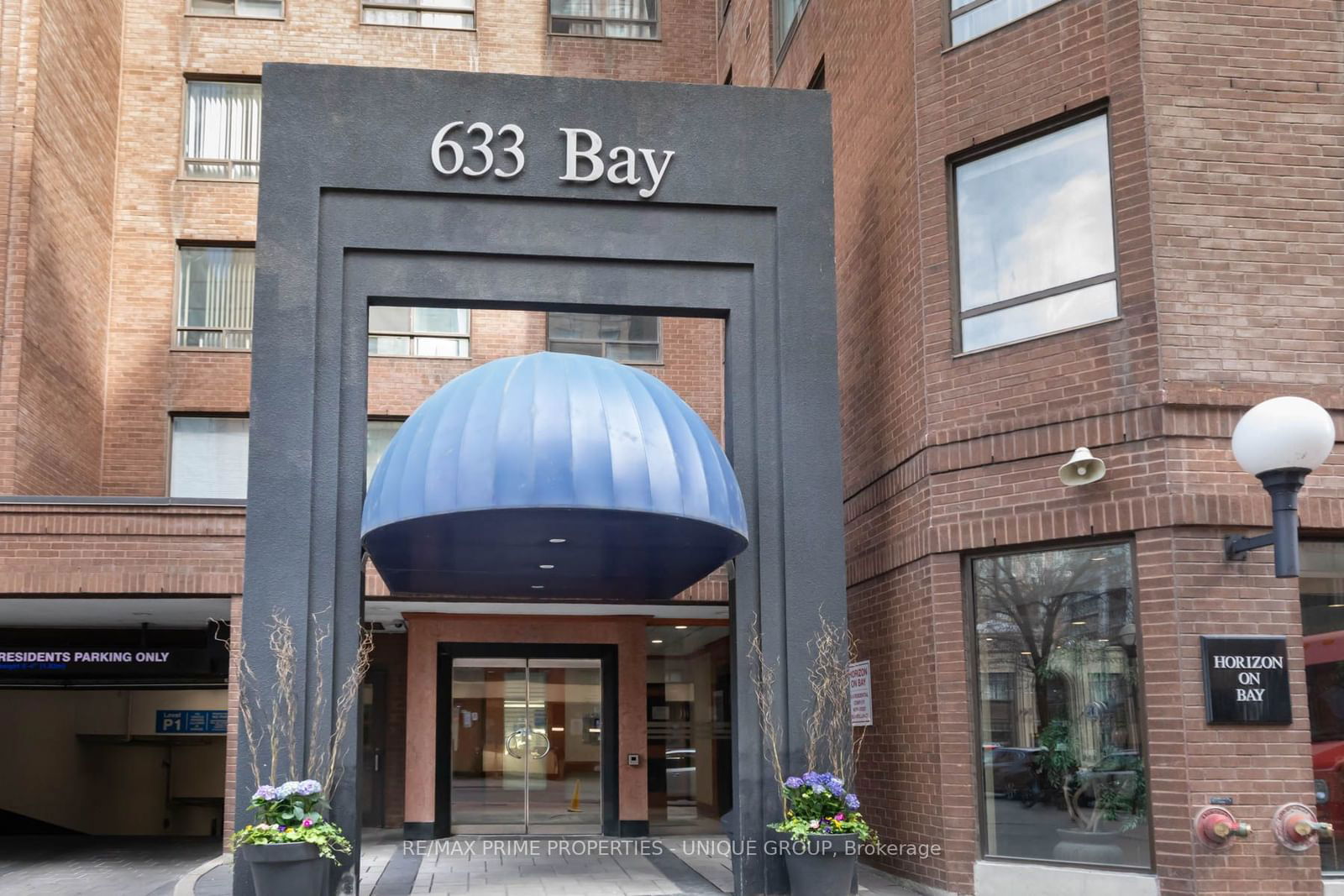 633 Bay St, unit 606 for sale