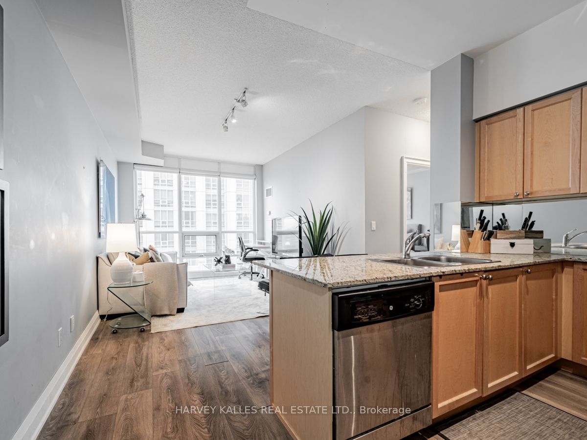 761 Bay St, unit 3313 for sale