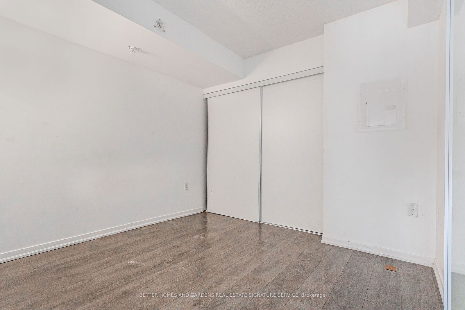 36 Lisgar St, unit 515 for rent