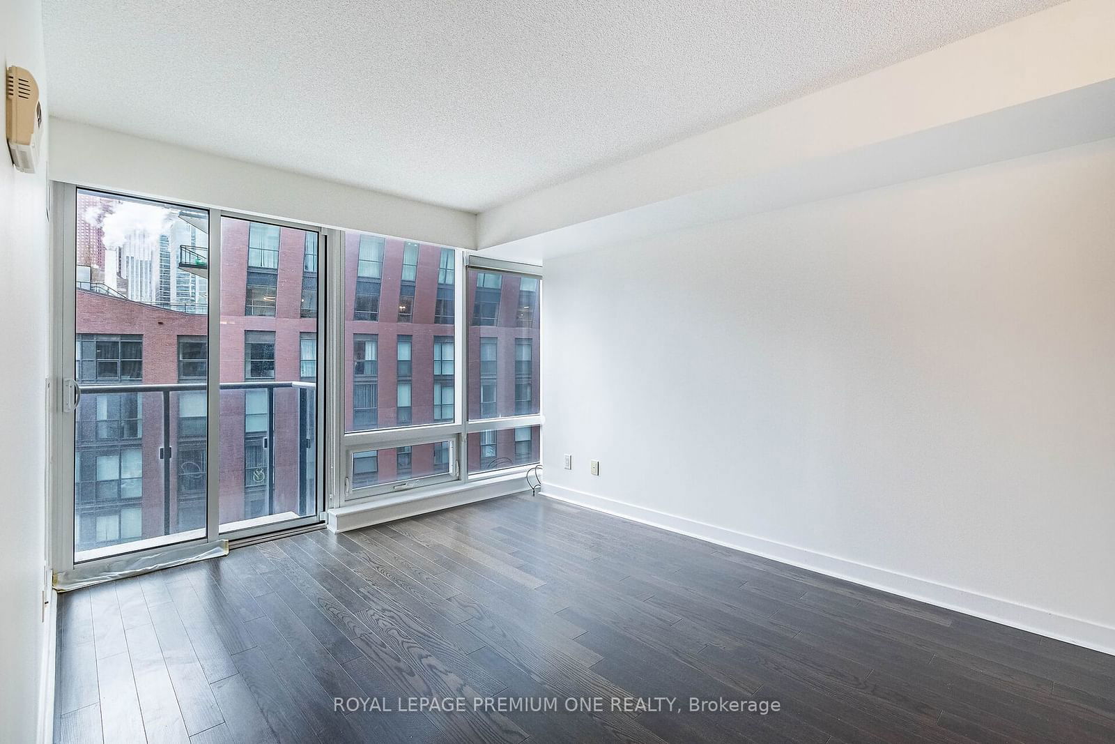 295 Adelaide St, unit 606 for sale