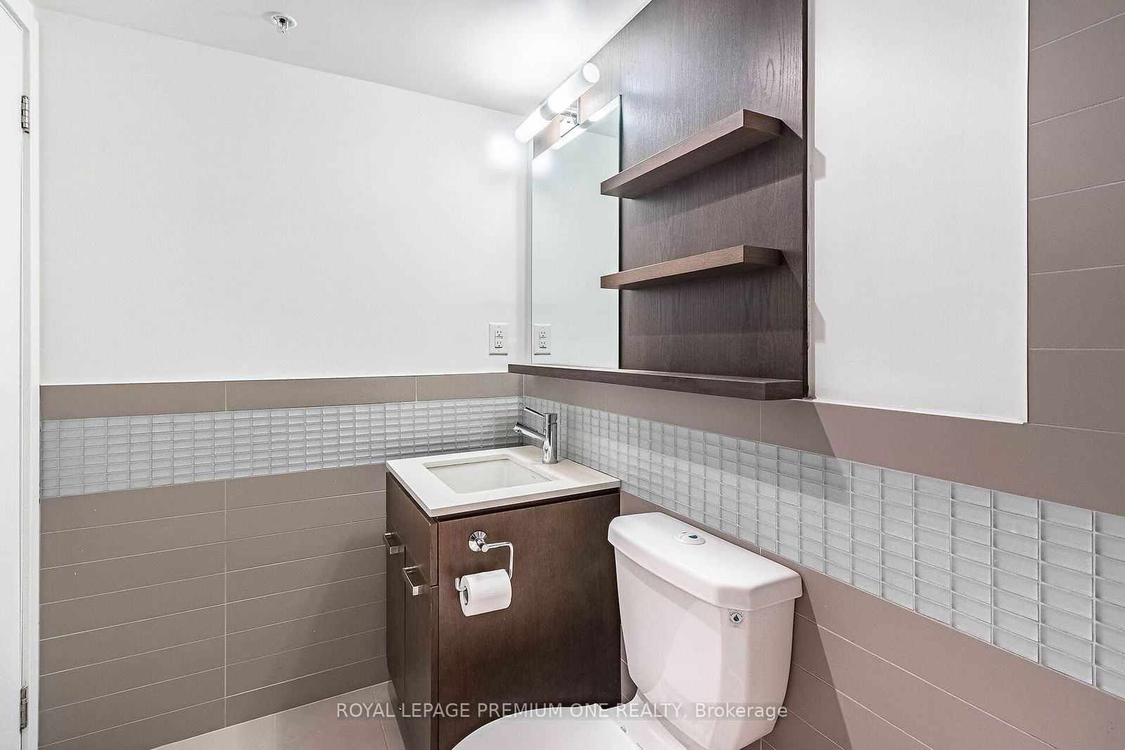 295 Adelaide St, unit 606 for sale