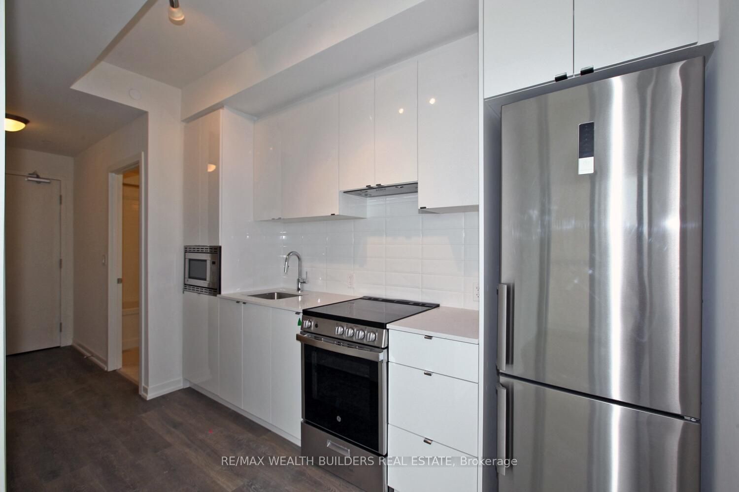 49 East Liberty St, unit 909 for rent