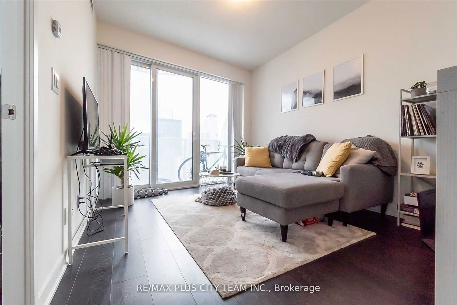 88 Harbour St, unit 4703 for rent