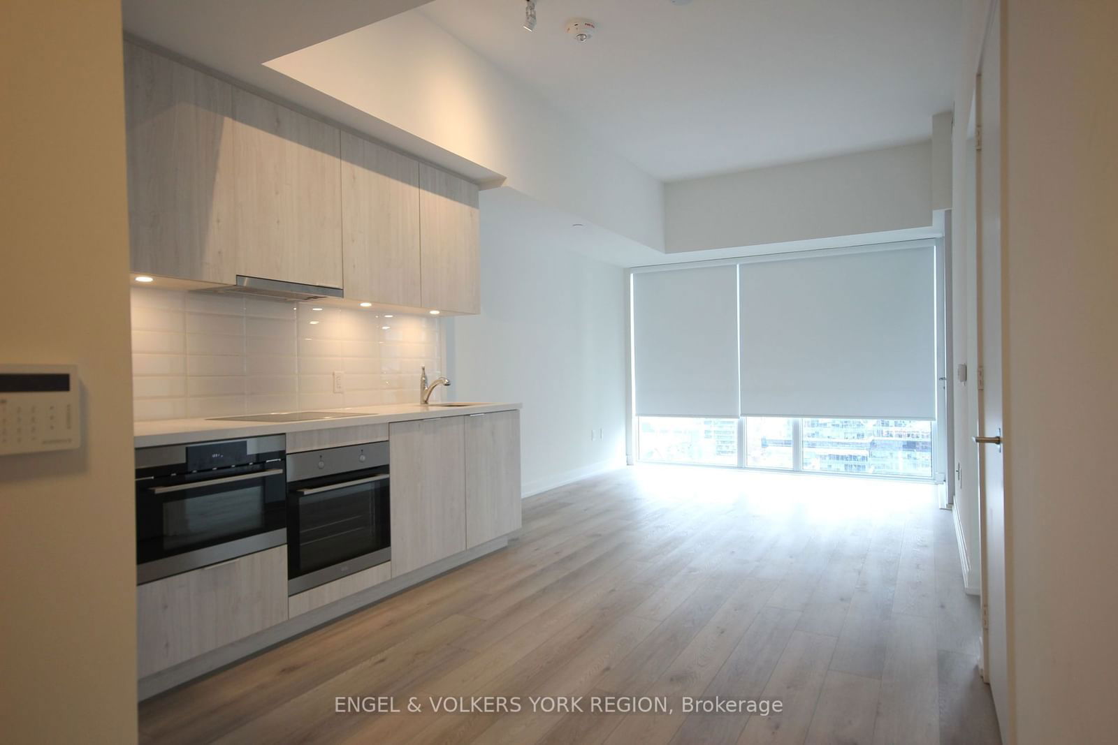 158 Front St E, unit 2211 for sale