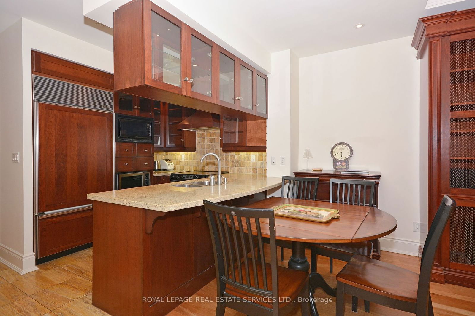 10 Bellair St, unit 301 for rent