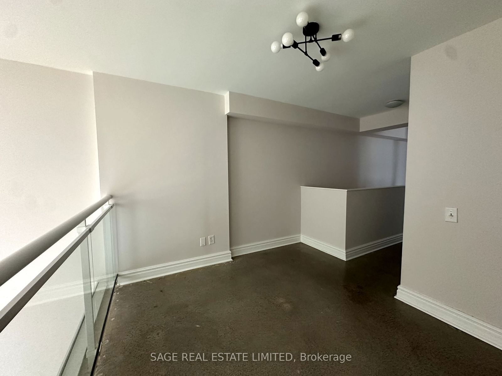 77 Lombard St, unit 901 for rent