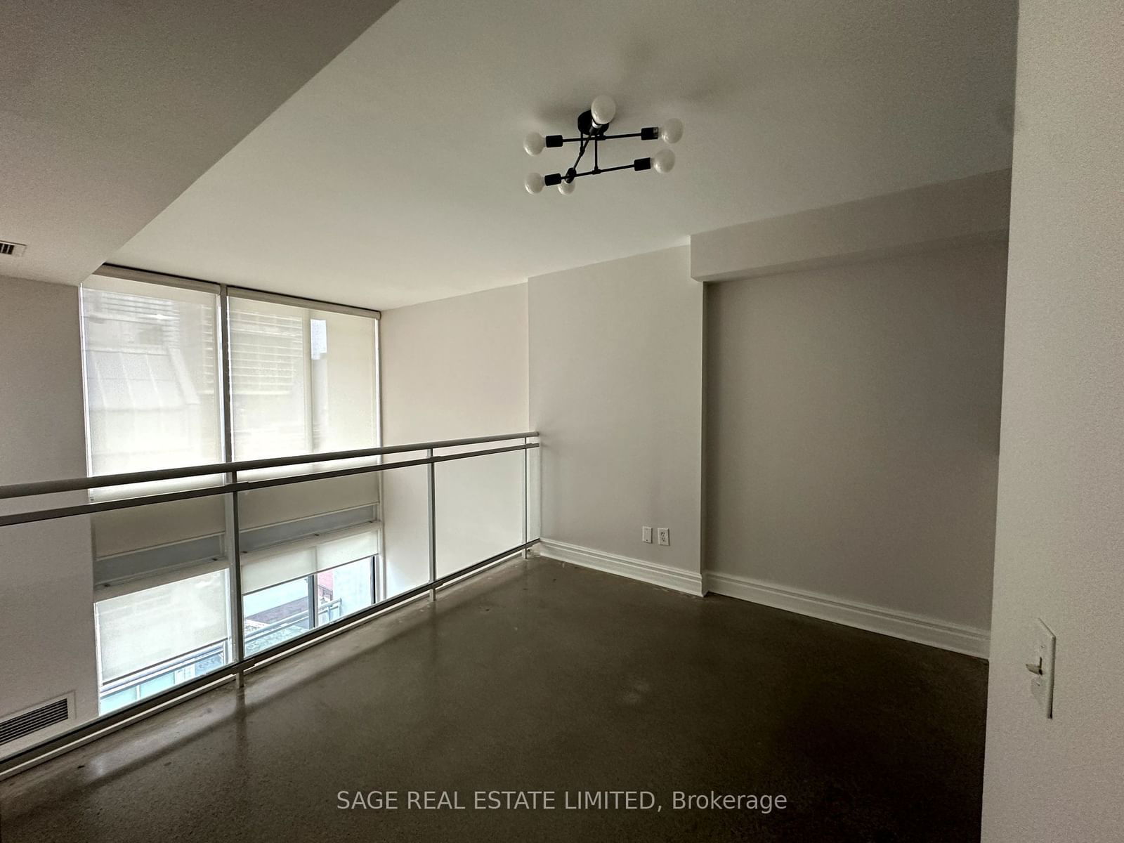 77 Lombard St, unit 901 for rent