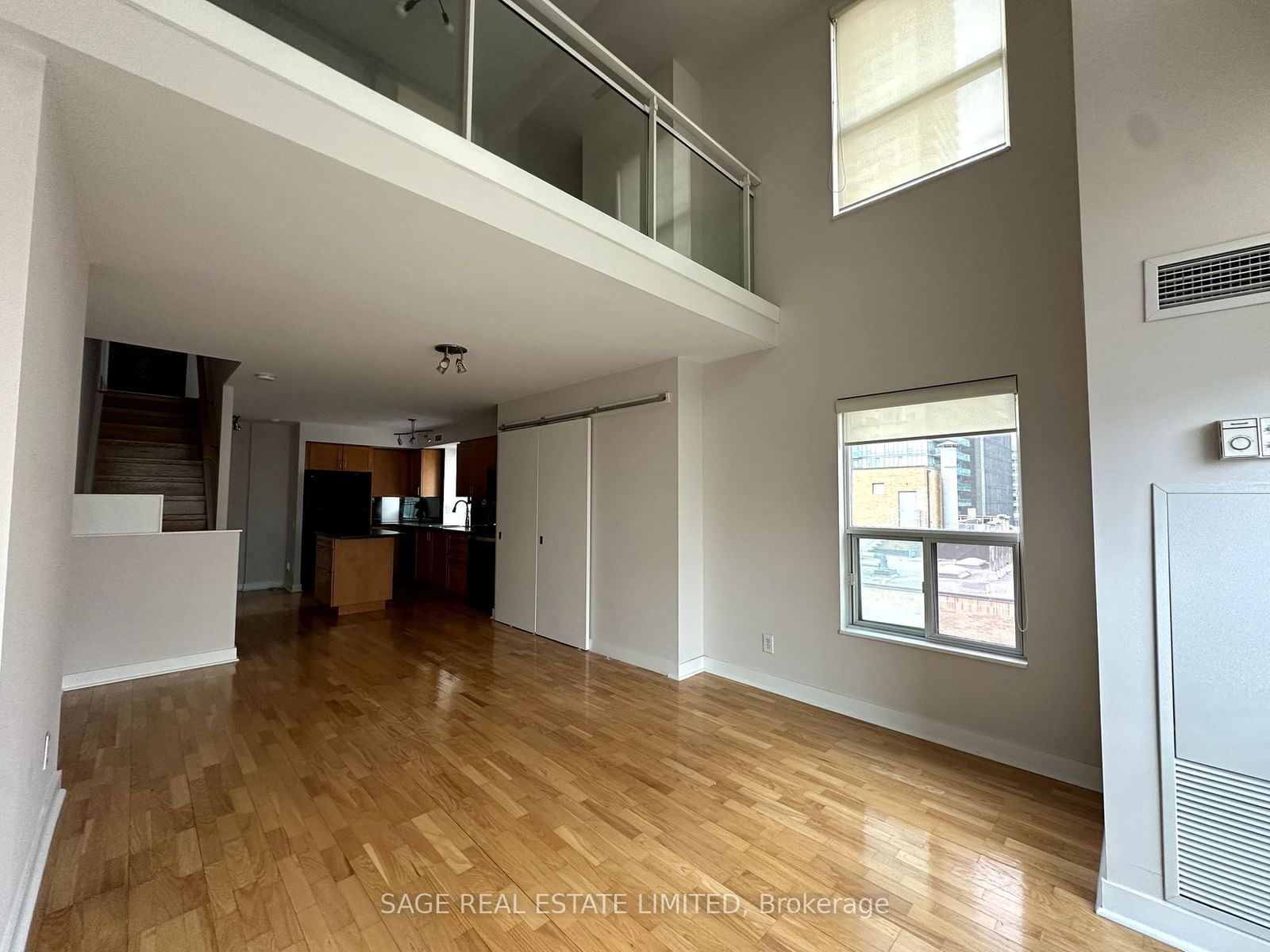 77 Lombard St, unit 901 for rent