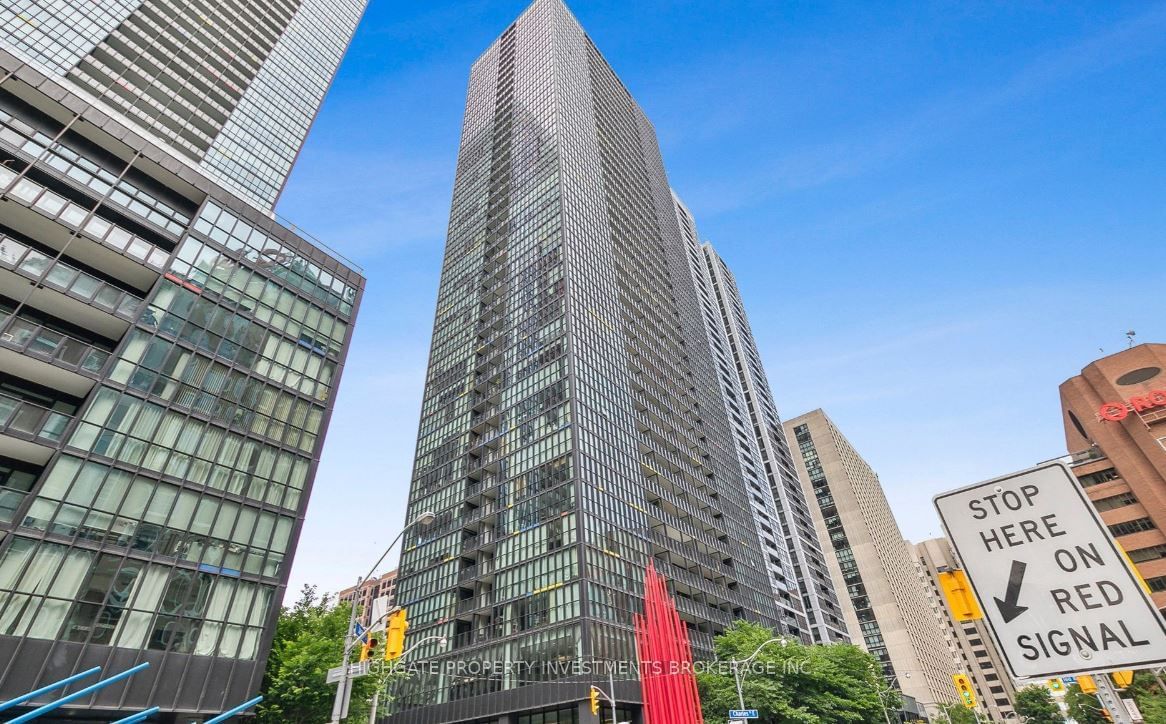 110 Charles St E, unit 3404 for rent