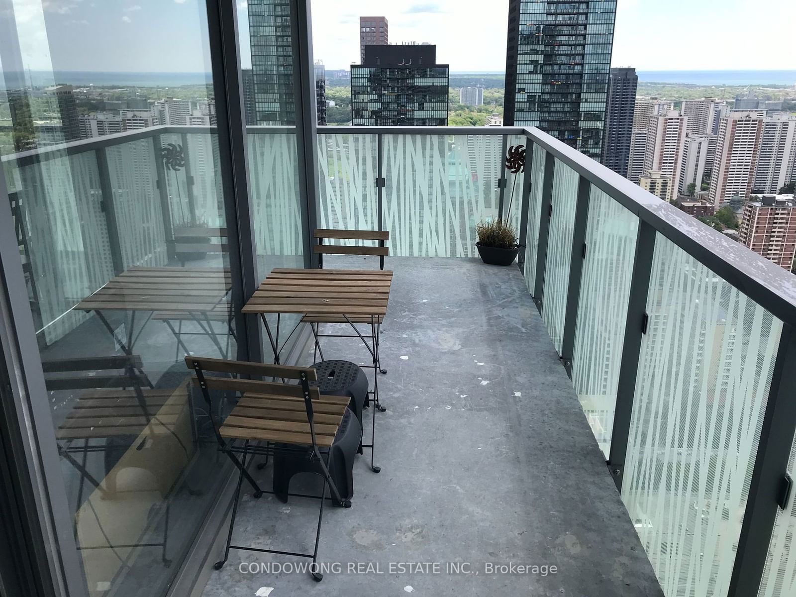 50 Charles St E, unit 4203 for rent