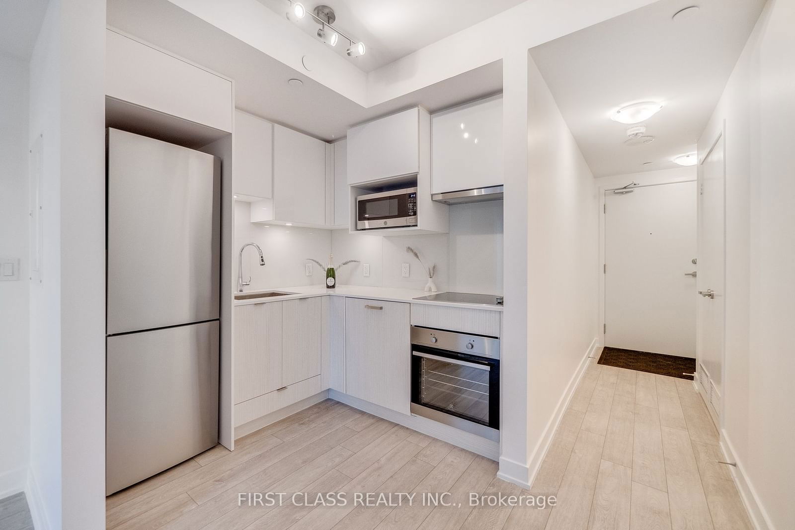 195 Redpath Ave, unit 3414 for sale