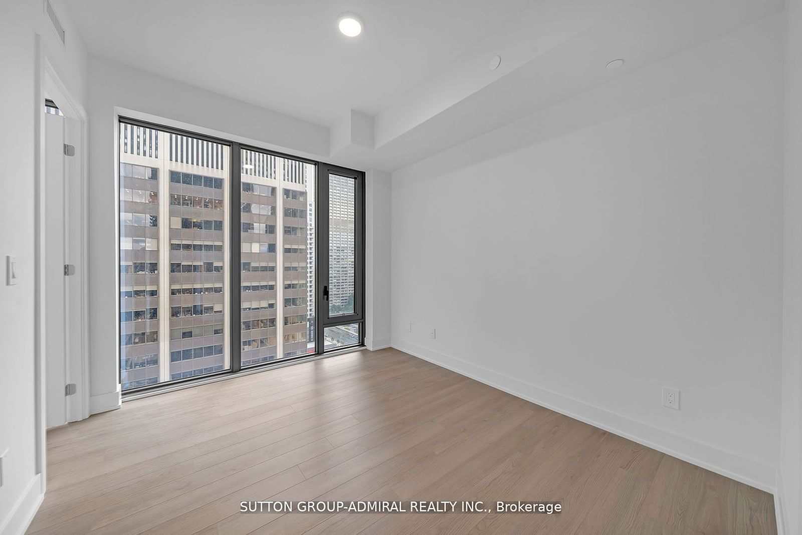 8 Cumberland St, unit 1706 for rent