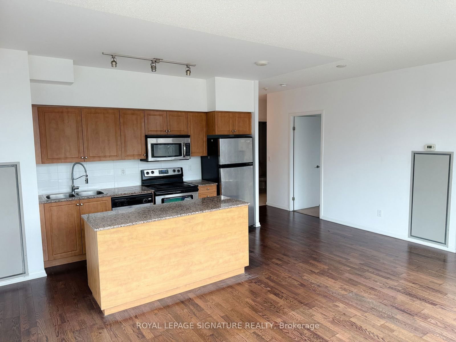 215 Fort York Blvd, unit 209 for rent