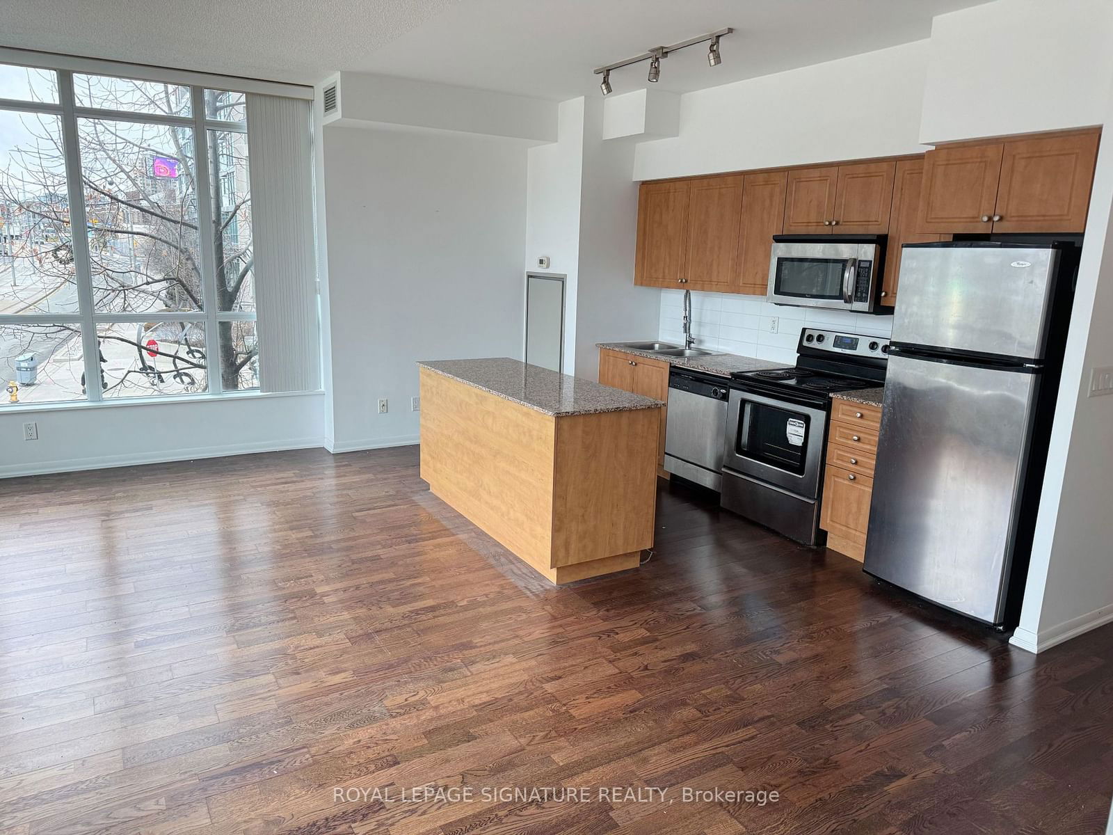 215 Fort York Blvd, unit 209 for rent