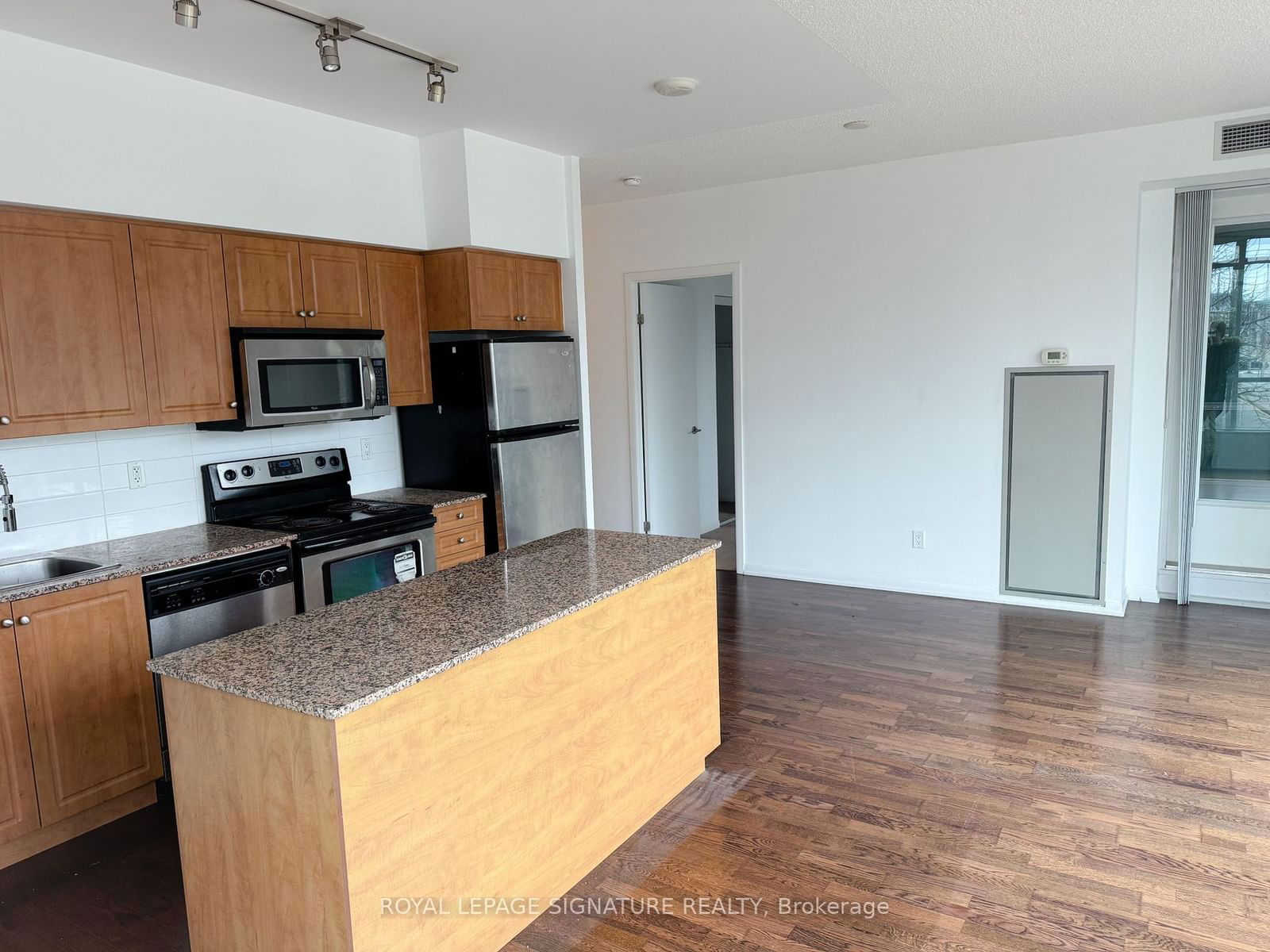 215 Fort York Blvd, unit 209 for rent