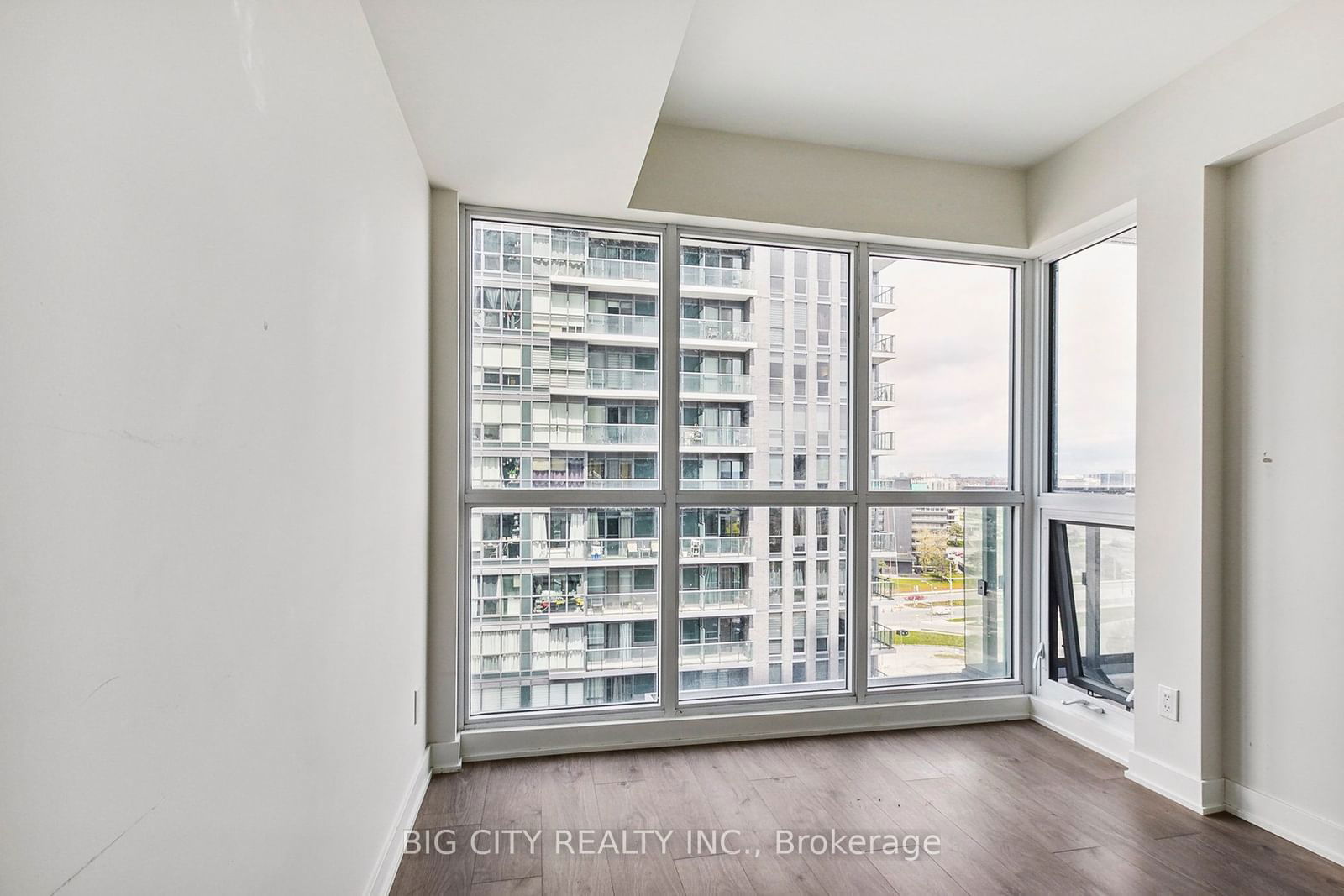 2 Sonic Way, unit 1403 for rent