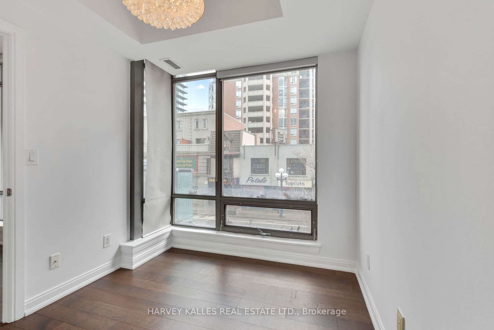 18 Yorkville Ave, unit 215 for rent