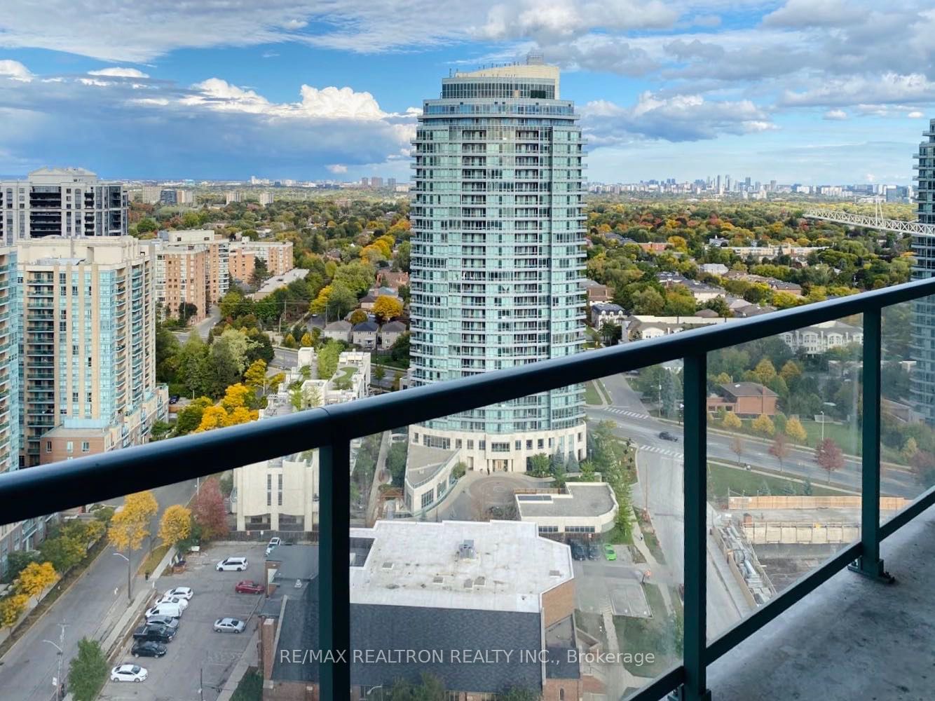 5500 Yonge St, unit Lph11 for rent