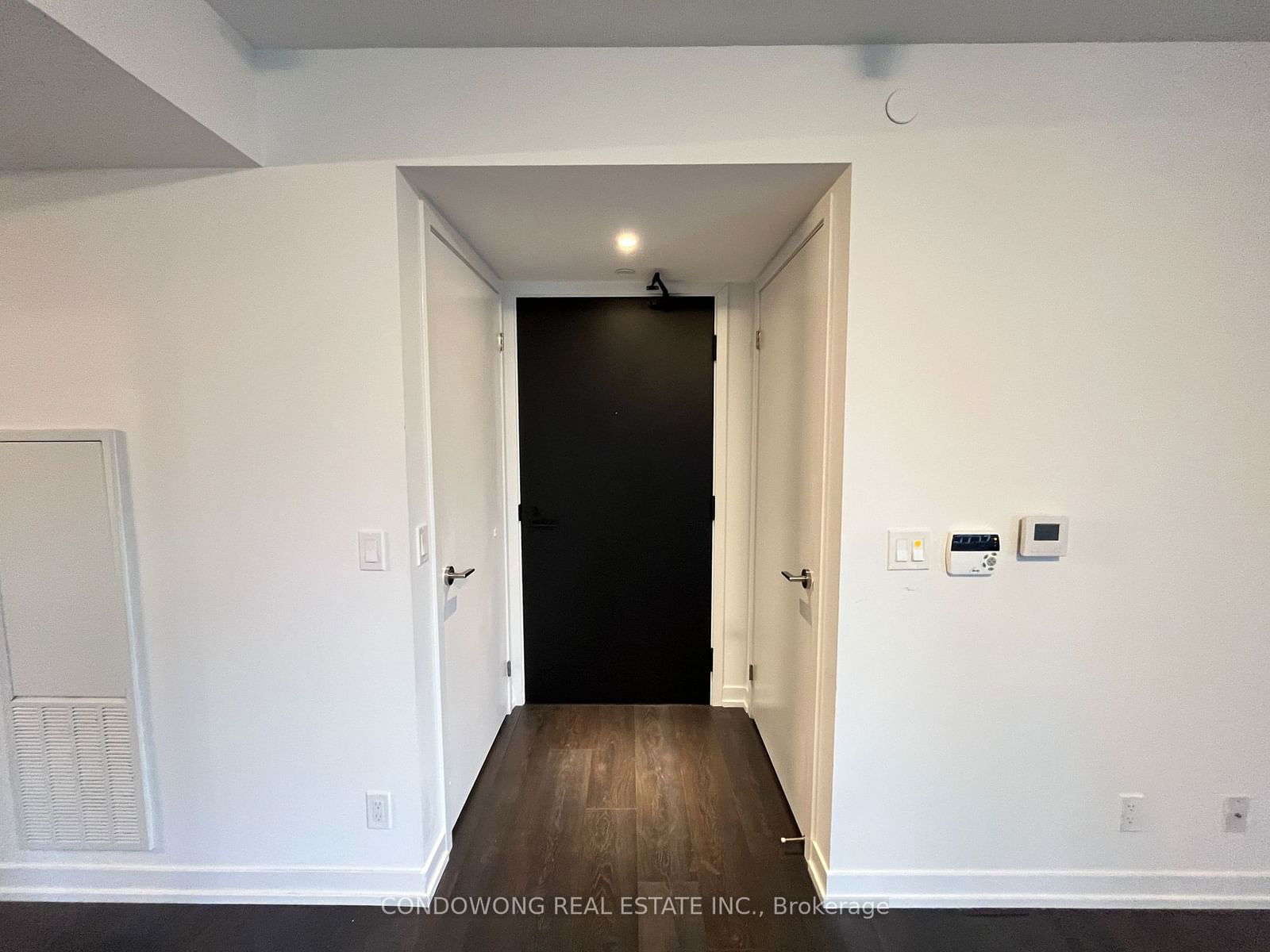 60 Shuter St, unit 811 for rent