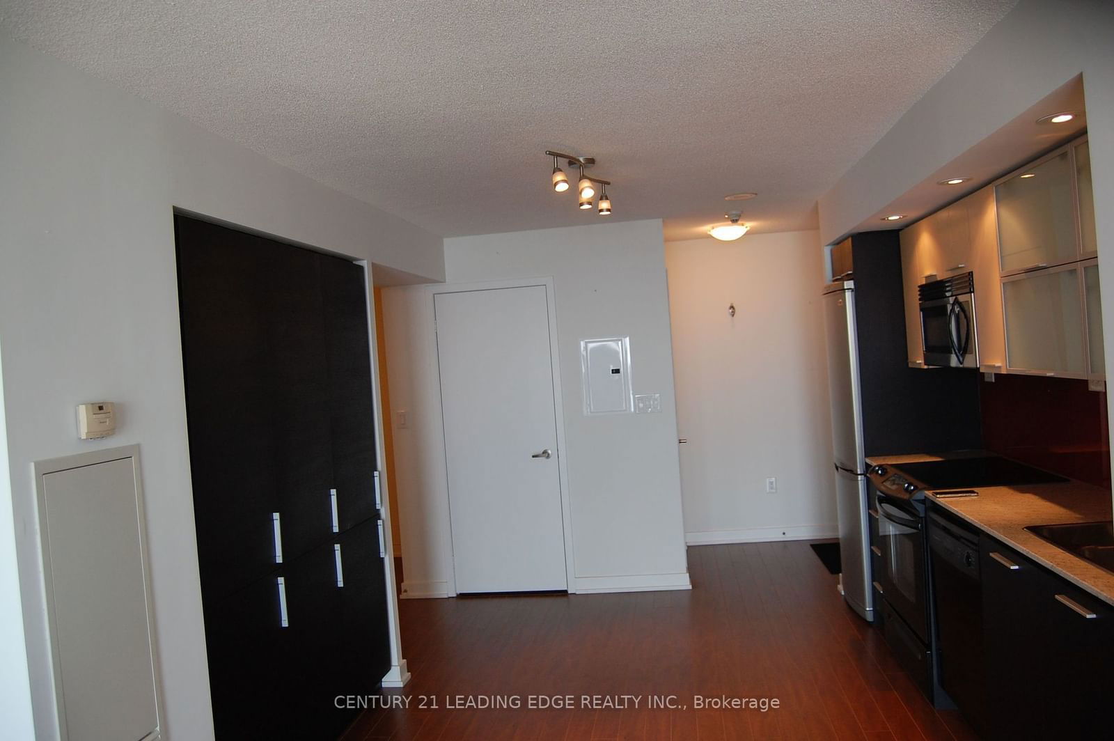 25 Capreol Crt, unit 2211 for rent