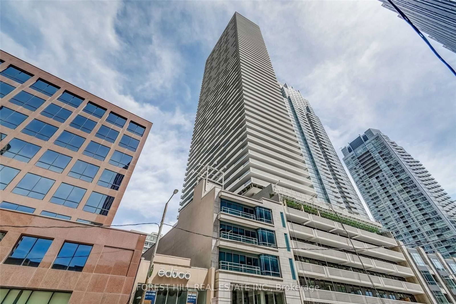 2221 Yonge St, unit 5101 for rent