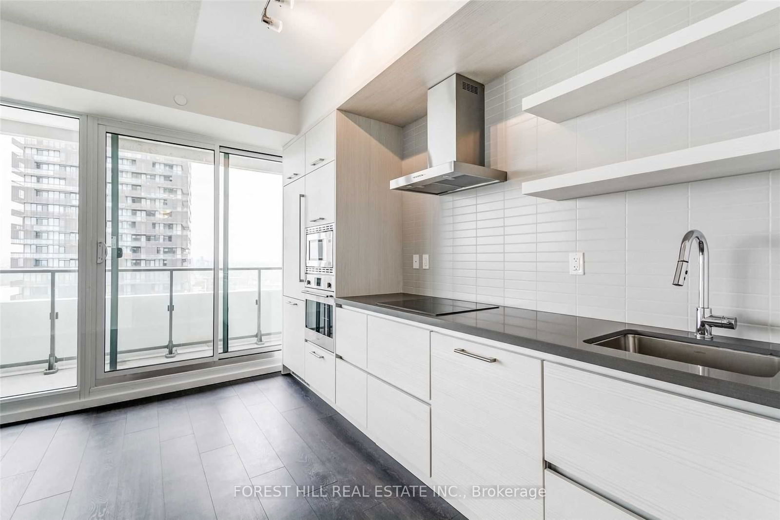 2221 Yonge St, unit 5101 for rent