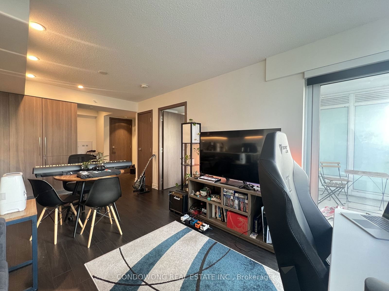 19 Bathurst St, unit 1815 for rent