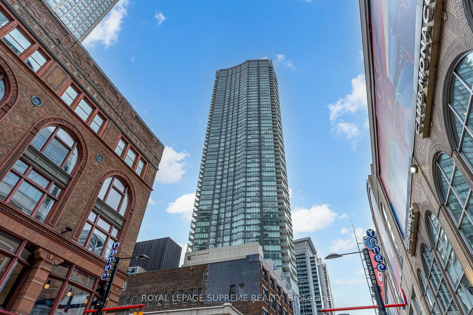 197 Yonge St, unit 2112 for rent