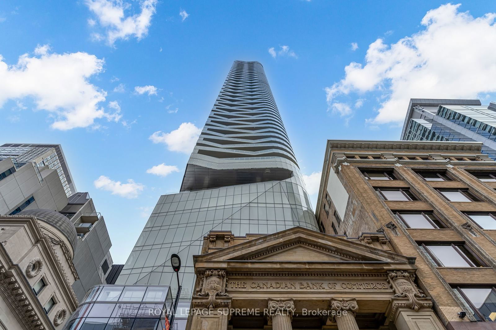 197 Yonge St, unit 2112 for rent